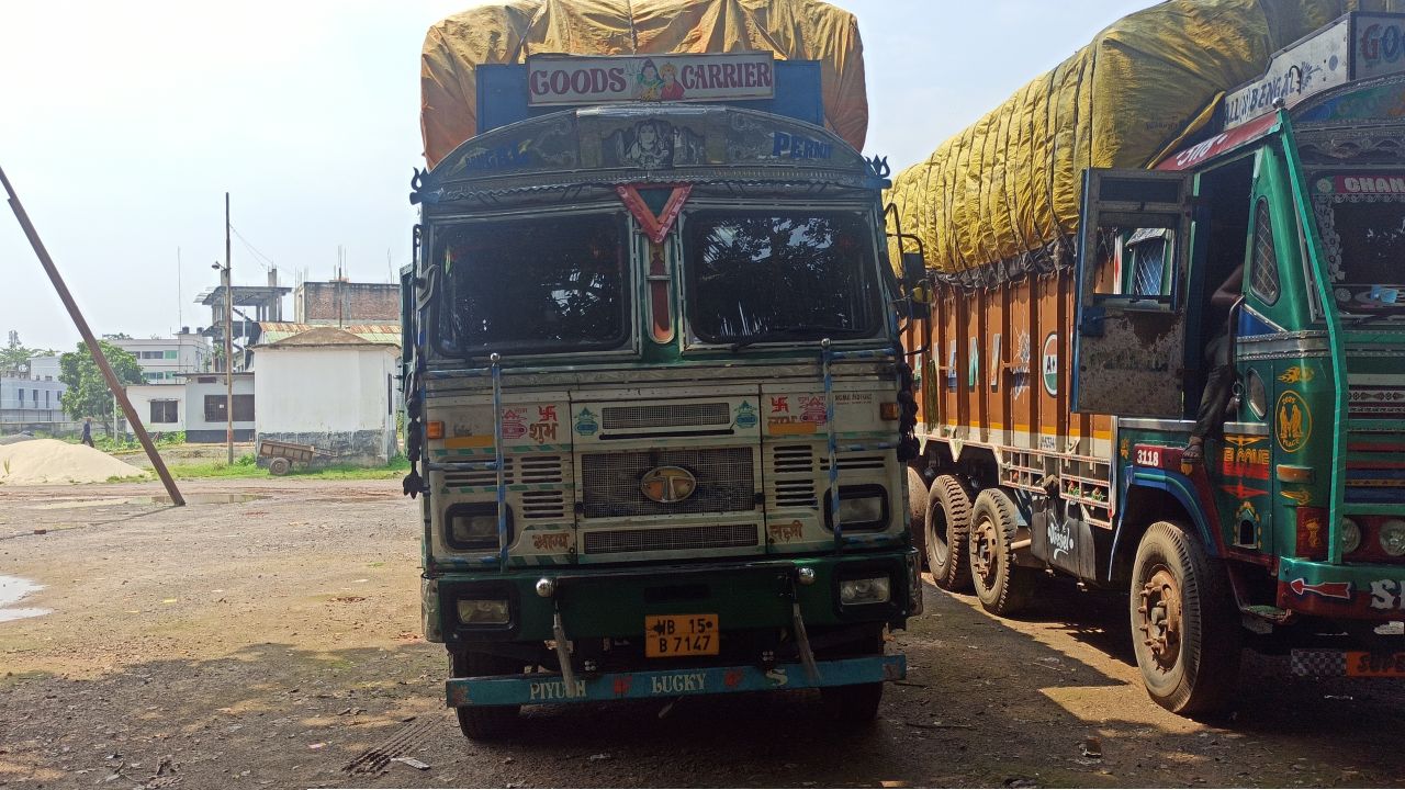 ৬ দিন পর হিলি বন্দর দিয়ে আমদানি-রফতানি শুরু