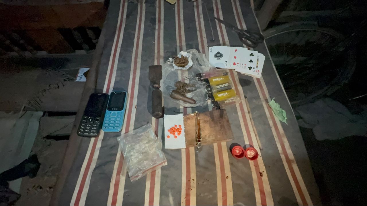 কুড়িগ্রামের সীমান্তে পুলিশের অভিযান: ইয়াবা-গাঁজাসহ দুই মাদক কারবারি গ্রেপ্তার