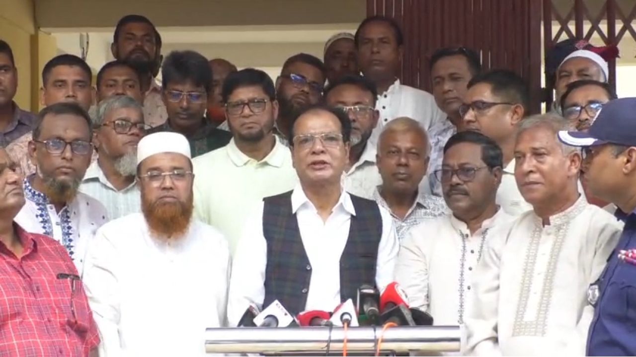 ১৭ বছরে রাষ্ট্রযন্ত্র পঙ্গু করা হয়েছে, এখনো অনিয়ম-দুর্নীতি আছে’: কুড়িগ্রামে ত্রাণ মন্ত্রী 