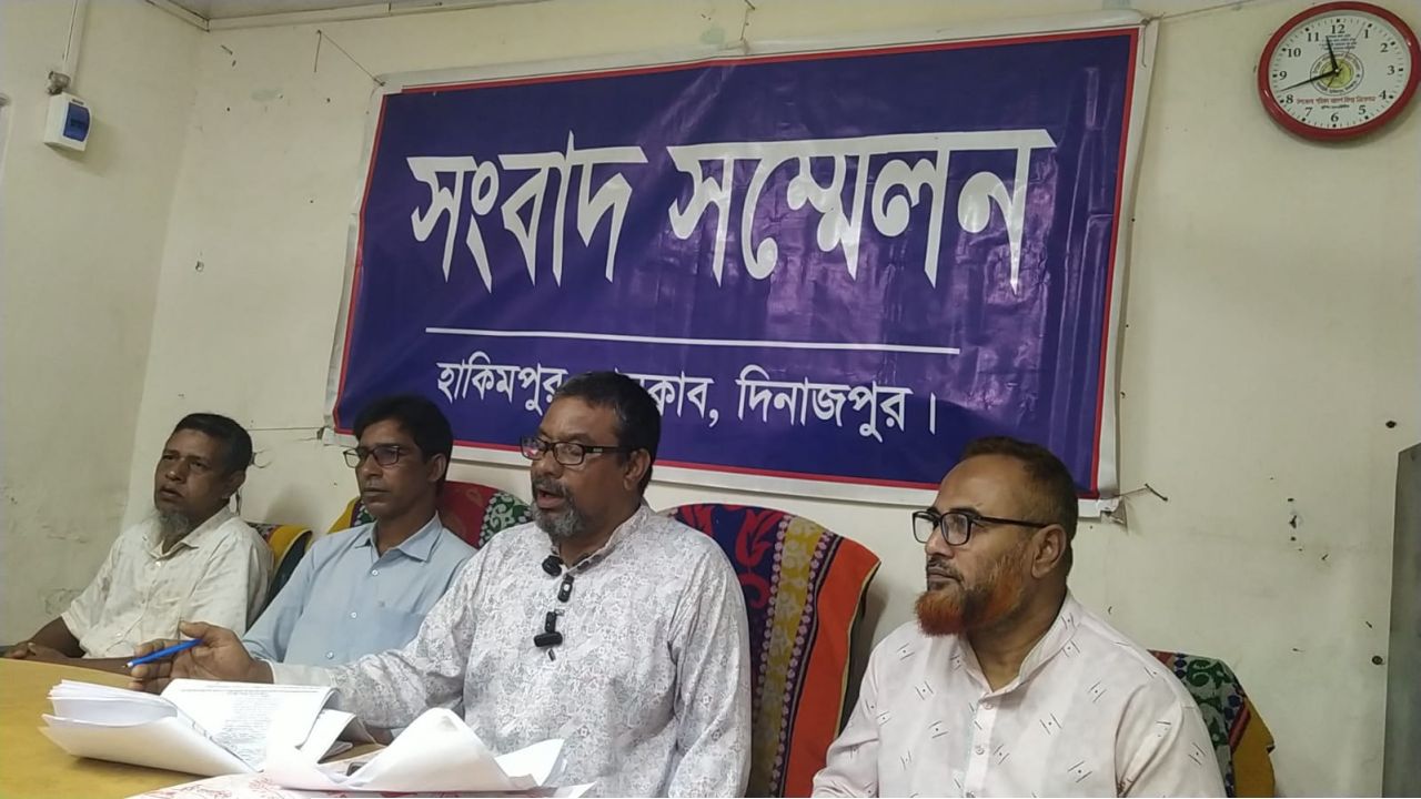 চাঁদা না দেওয়ায় দোকানে তালা, প্রাণনাশের হুমকির অভিযোগ হিলিতে