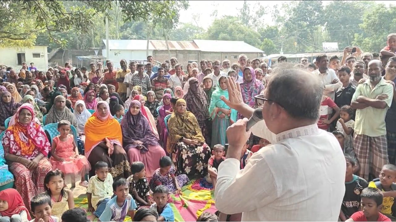 বিরোধী দলকে ভোট দিলে উন্নয়ন থমকে যেতে পারে, সরকারি দলের প্রার্থীকে ভোট দিলে উন্নয়ন ত্বরান্বিত হবে—মির্জা ফয়সল 