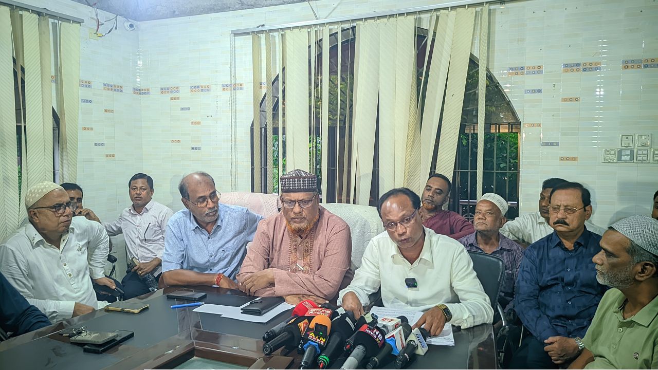 পুরোনো বাসের ফিটনেস না দিলে ১ নভেম্বর থেকে ধর্মঘটের হুঁশিয়ারি